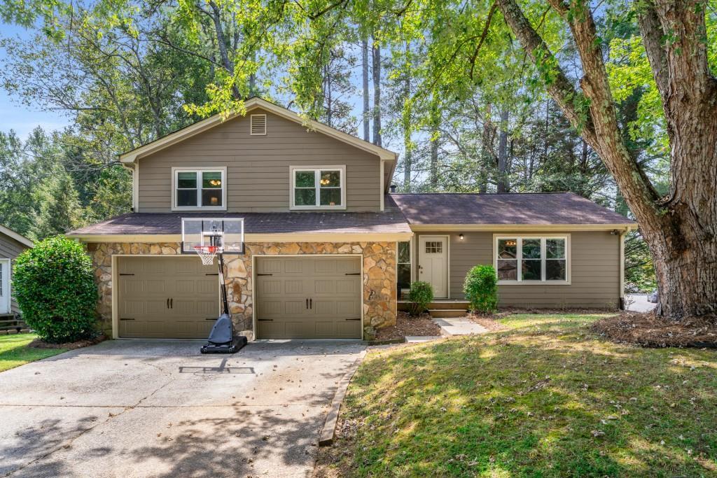 350 Sea Holly Cir., Roswell, GA 30076