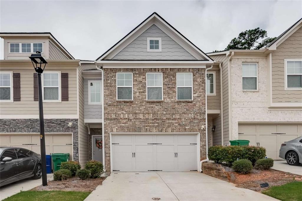 2142 Arnage Dr., Lithonia, GA 30058