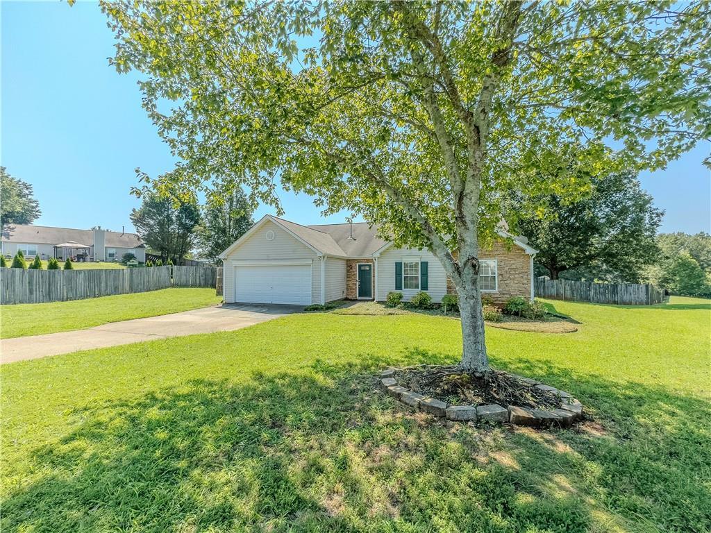 7535 Springmill Ct., Cumming, GA 30028
