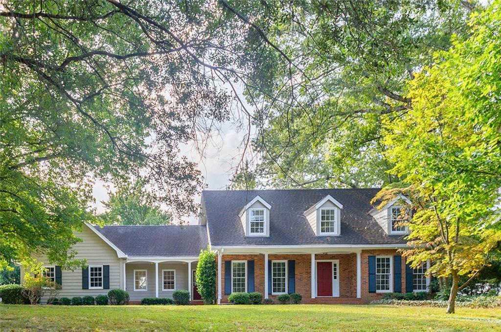 5149 Stratham Dr., Dunwoody, GA 30338