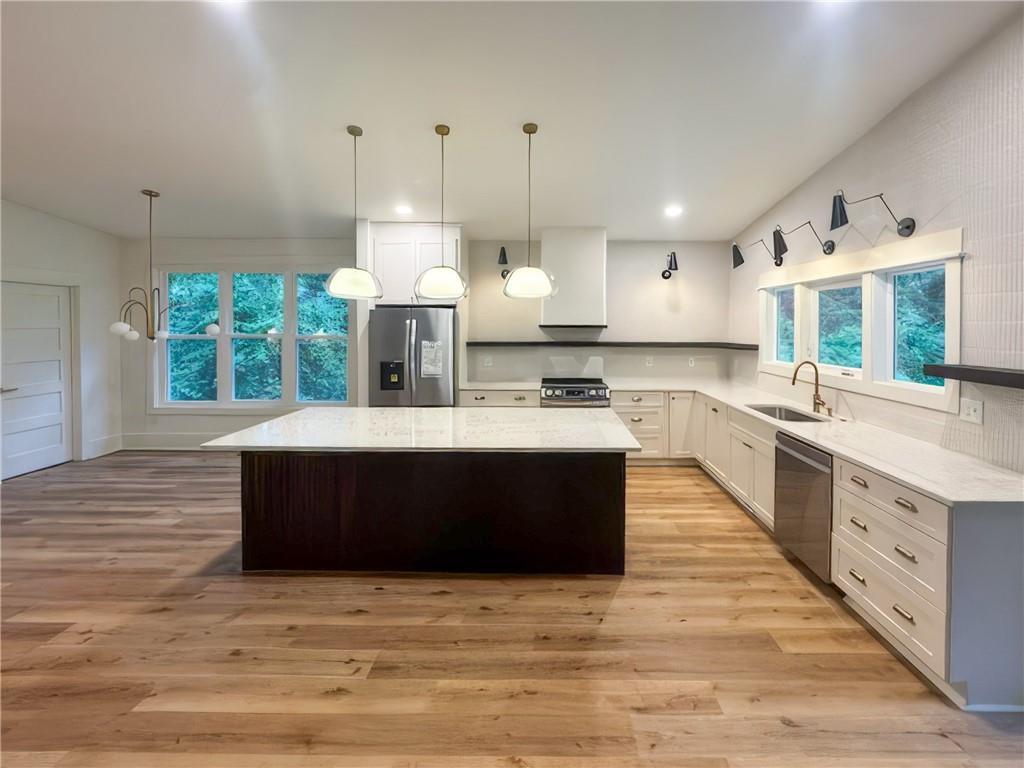 2387 Cranbrooke Dr., Decatur, GA 30032