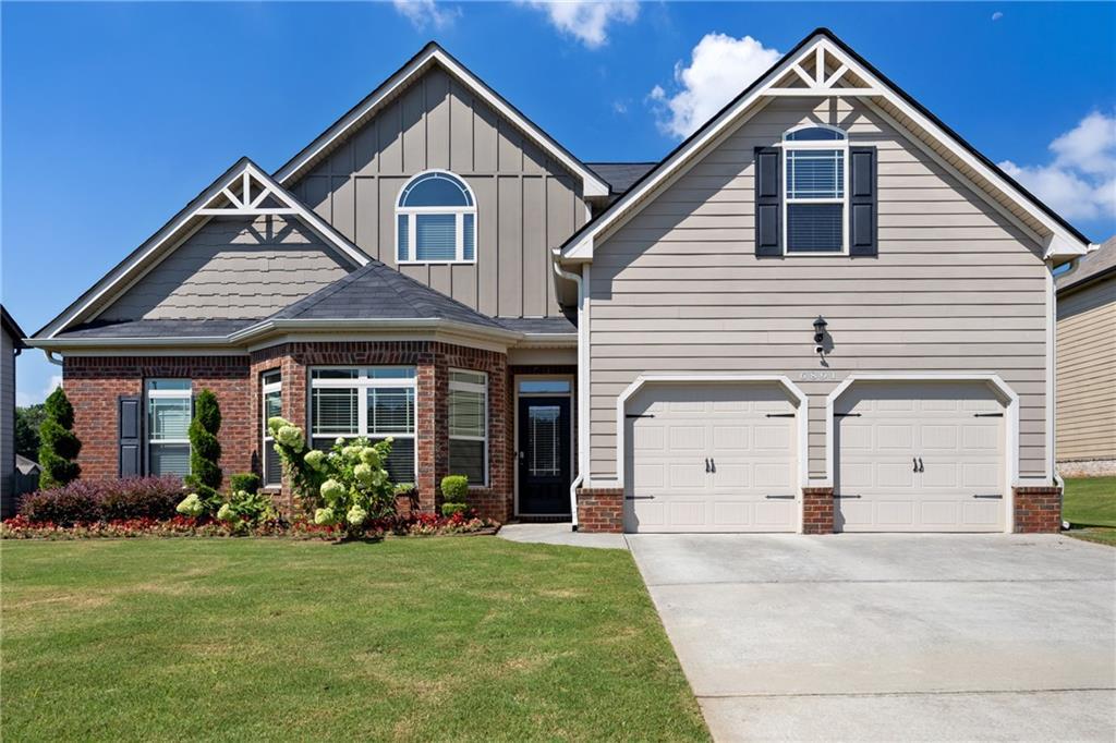 6891 Dresden Dr., Rex, GA 30273