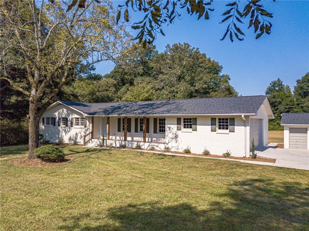 3467 Tom Brewer Rd., Loganville, GA 30052