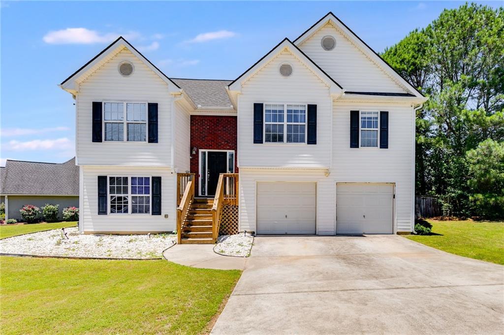 1035 Brushystone Dr., Loganville, GA 30052