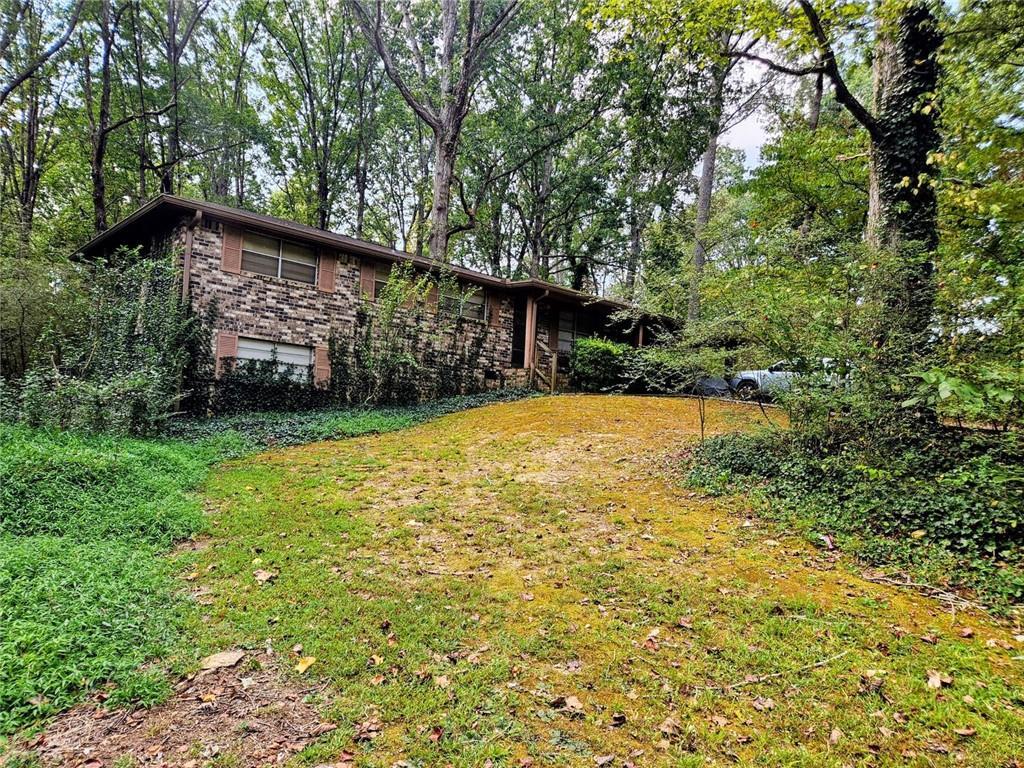 5995 N Bear Dr., Douglasville, GA 30135