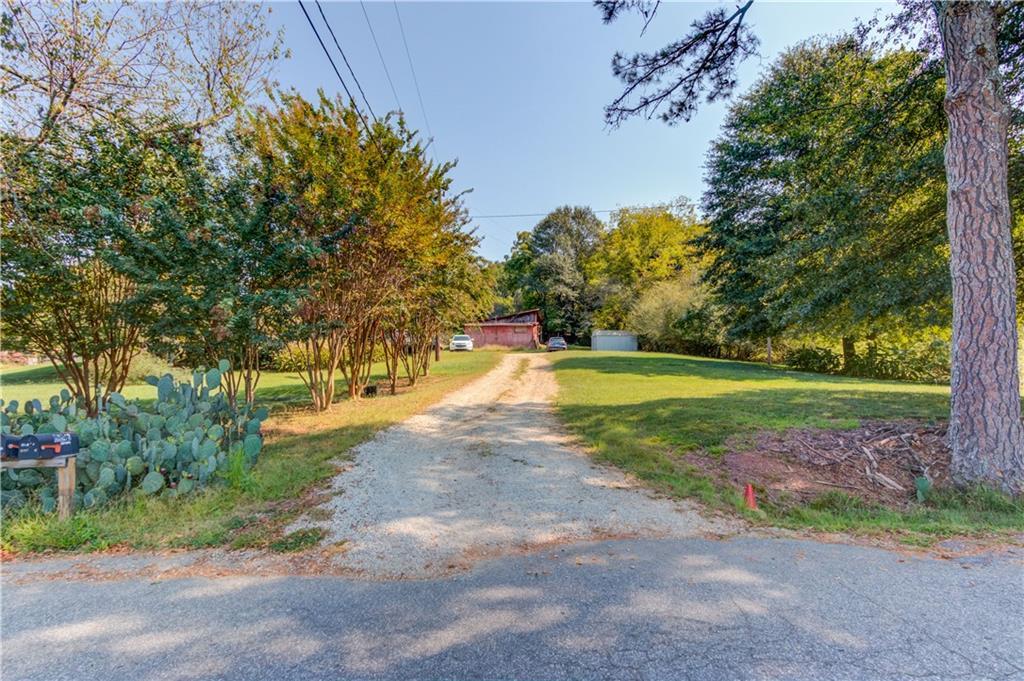6184 Mitchell St., Flowery Branch, GA 30542