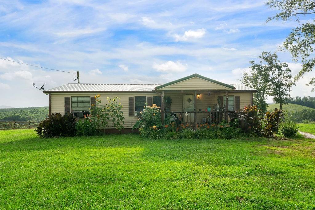 339 Cavender Ln., Bowdon, GA 30108