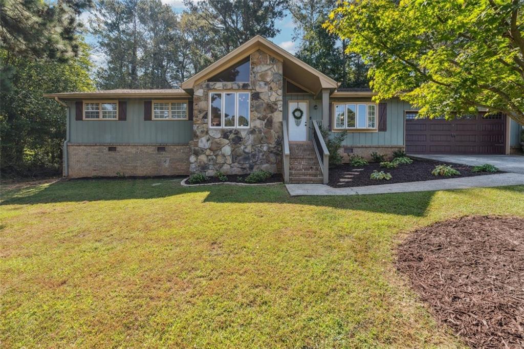 1952 Farmwood Dr., Lawrenceville, GA 30043