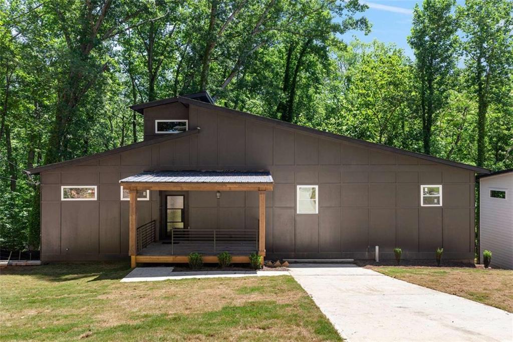 977 Fleetwood Cir., Atlanta, GA 30311