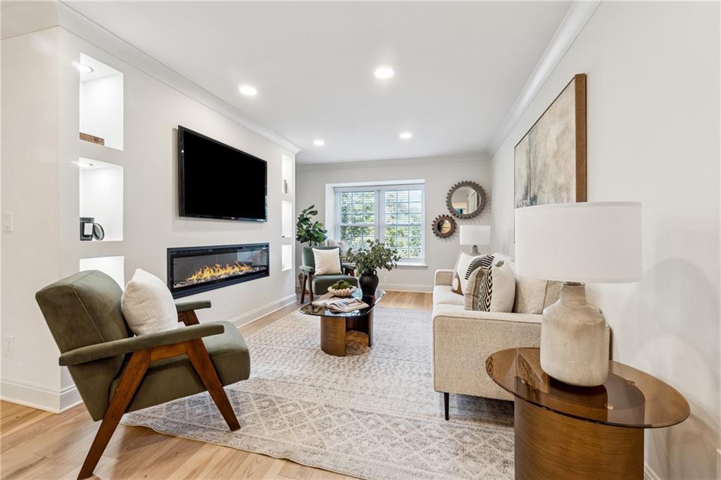 107 La Rue Pl., Atlanta, GA 30327