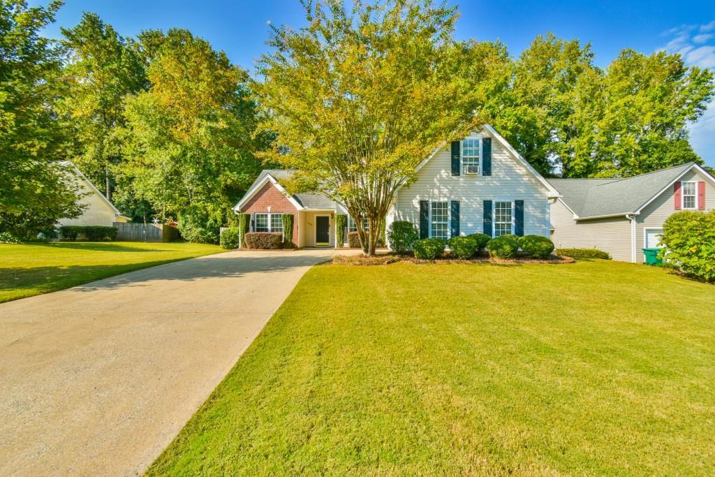 1040 Spring Ives Dr., Lawrenceville, GA 30043