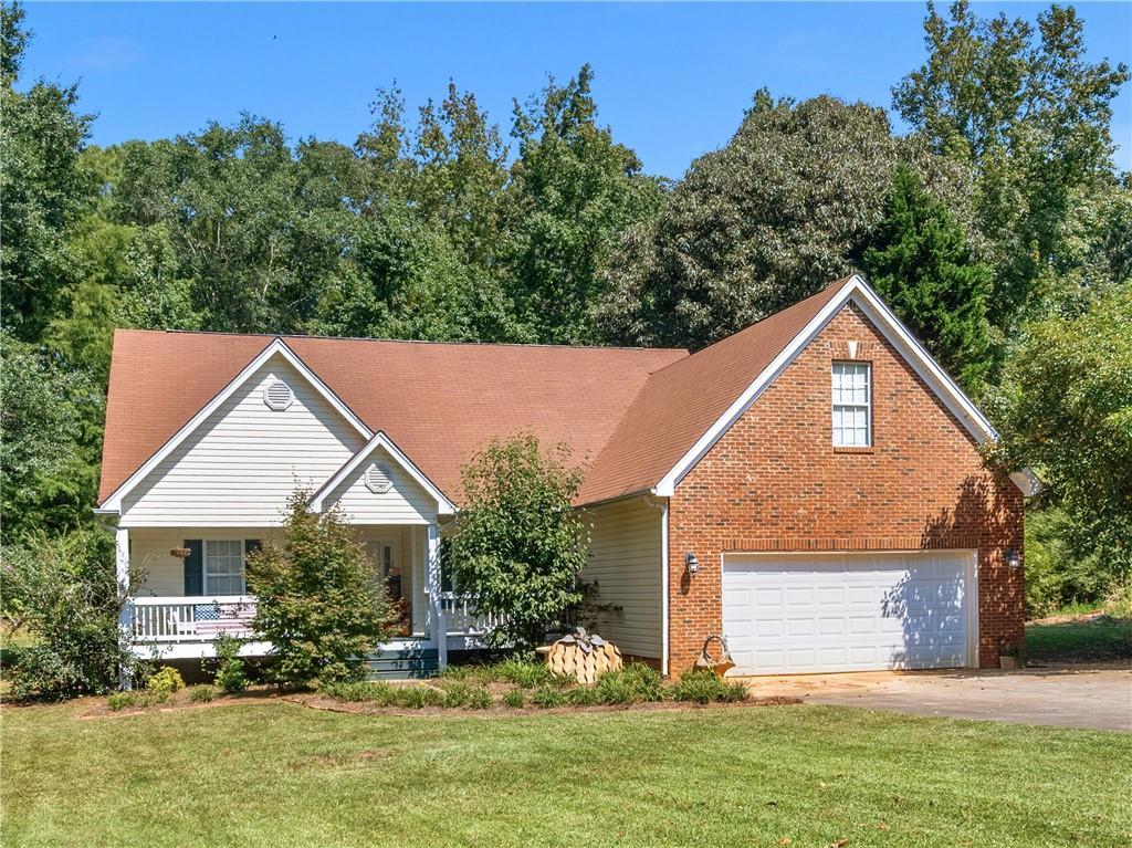 112 Bridgewater Dr., Jackson, GA 30233