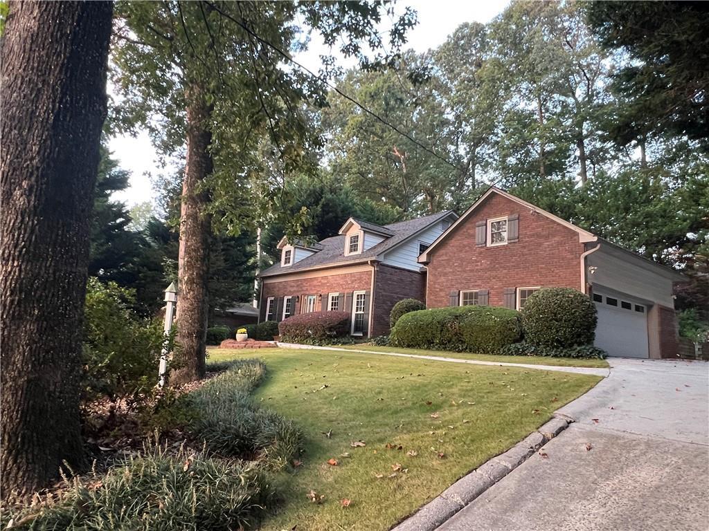 1130 Lake Dr., Roswell, GA 30075