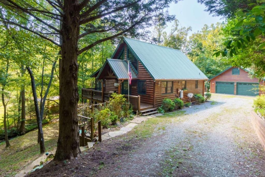 35 Wunder Bear Ridge Rd., Morganton, GA 30560