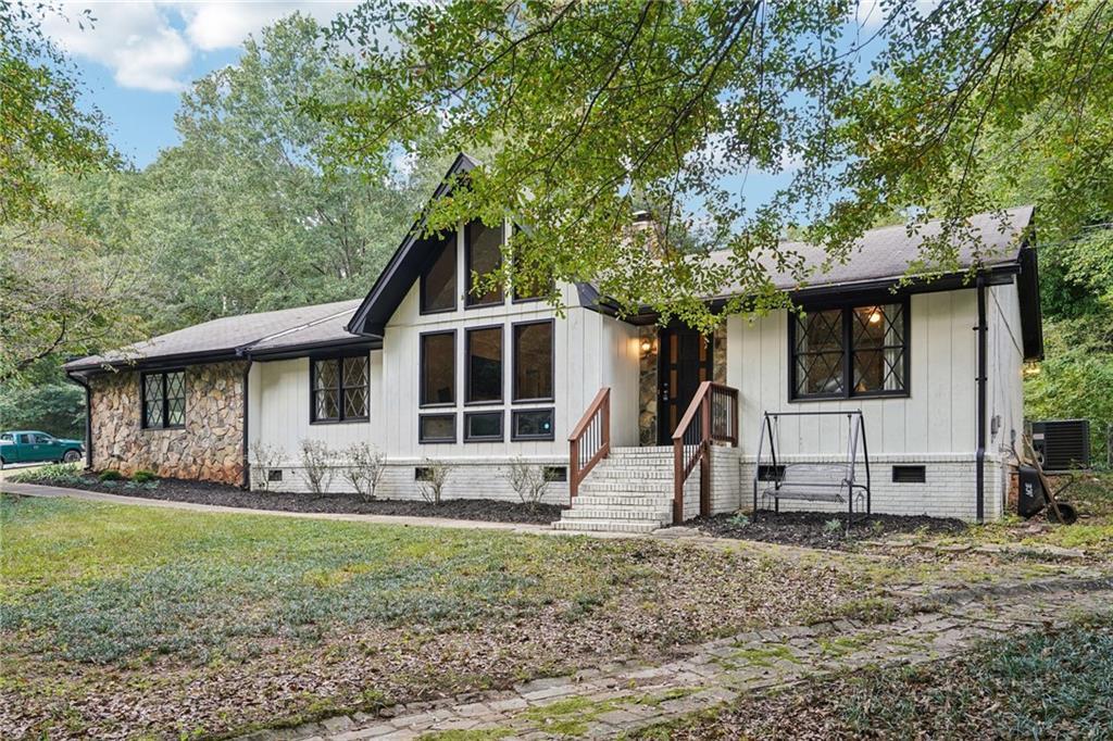 3331 Manchester Dr., Lilburn, GA 30047