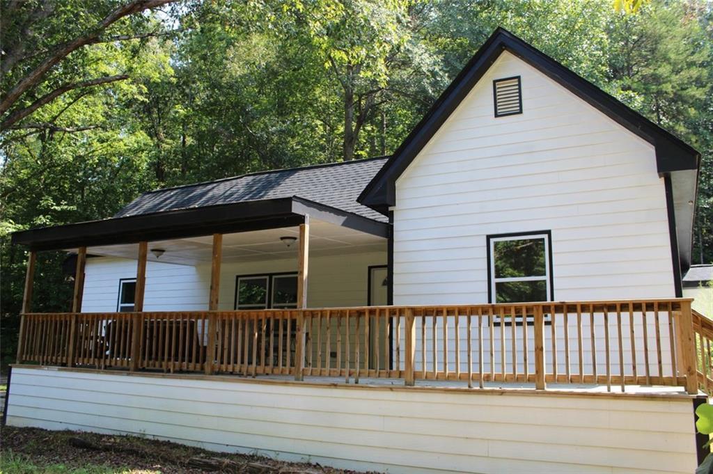 202 Henderson Falls Rd., Toccoa, GA 30577
