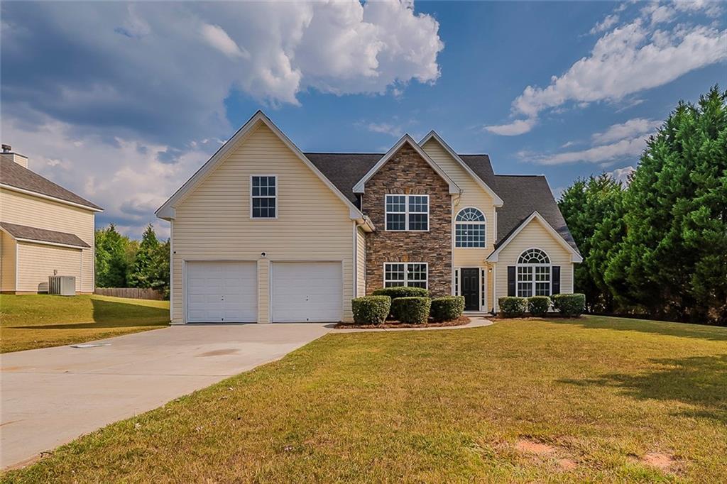 2722 Runway Lake Ln., Snellville, GA 30039
