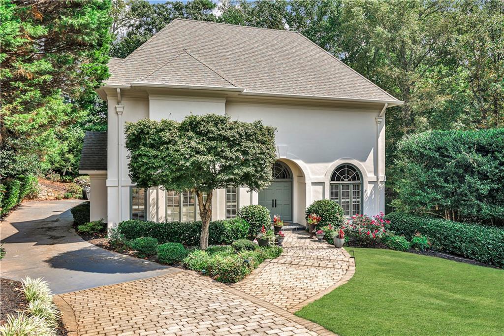 888 Castle Walk Cove, Lilburn, GA 30047