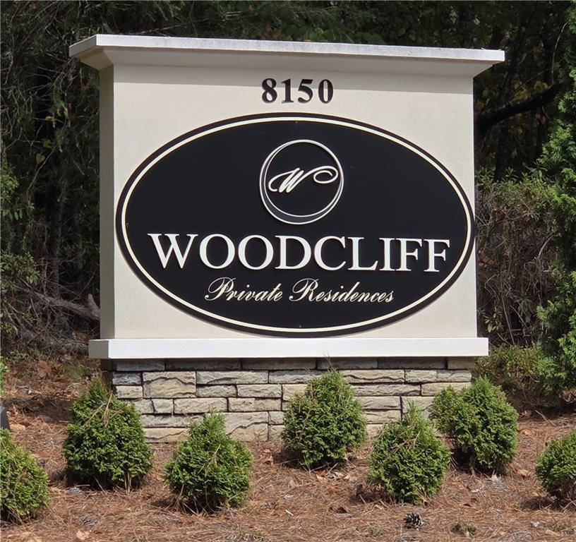 605 Woodcliff Dr., Sandy Springs, GA 30350
