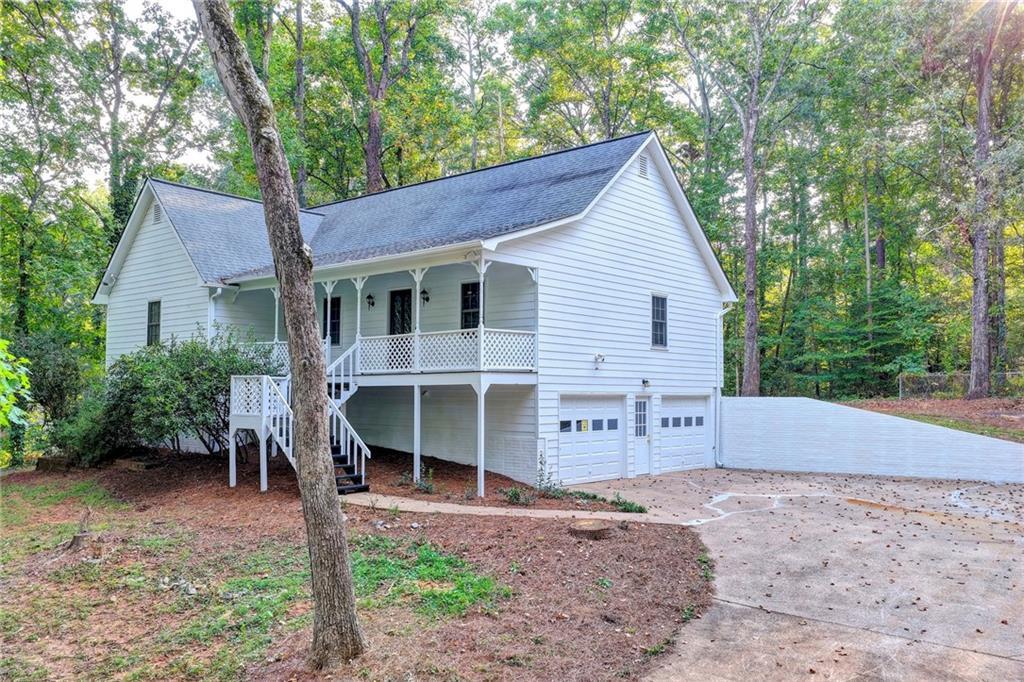 214 Valley Brook Dr., Woodstock, GA 30188