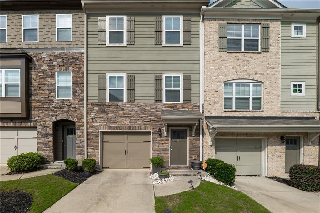 915 Society Cir., Atlanta, GA 30331