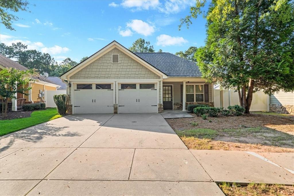 156 Cottage Club Dr., Locust Grove, GA 30248