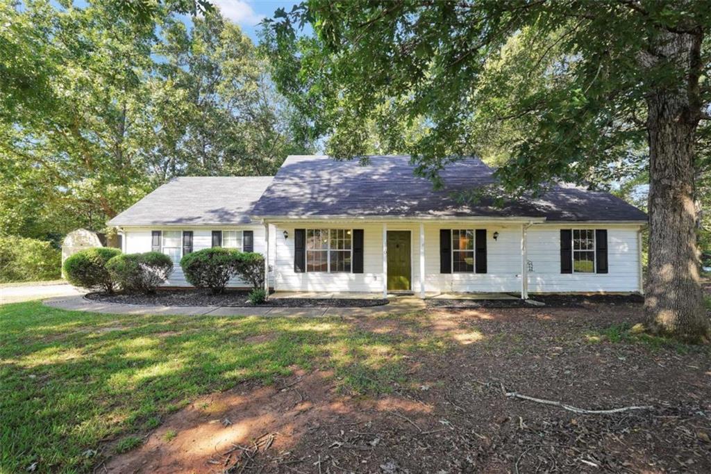 110 Pebble Creek Dr., Jackson, GA 30233