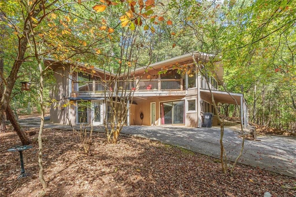 206 White Antelope St., Waleska, GA 30183