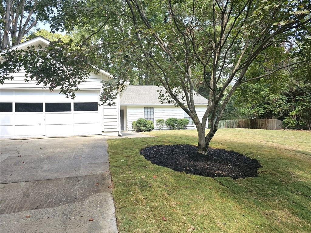 620 Lake Forest Ct., Roswell, GA 30076