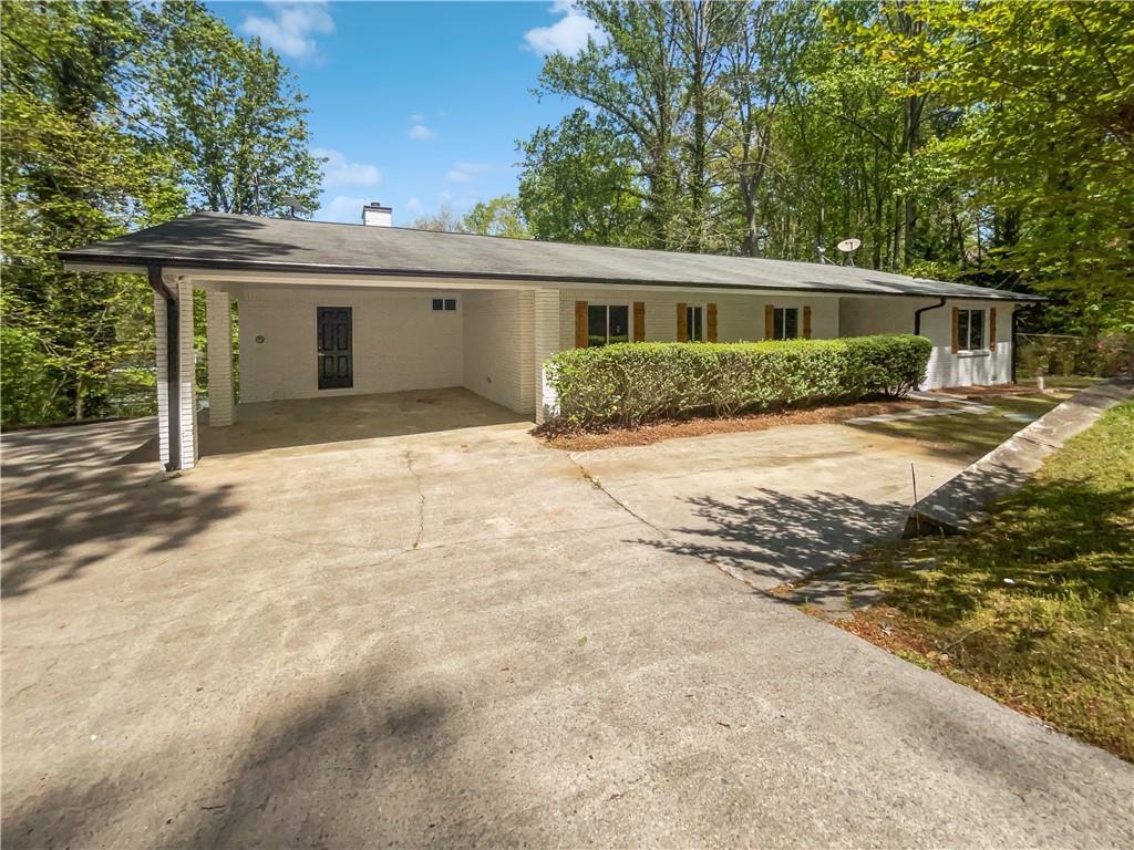 6095 Blackberry Ln., Buford, GA 30518