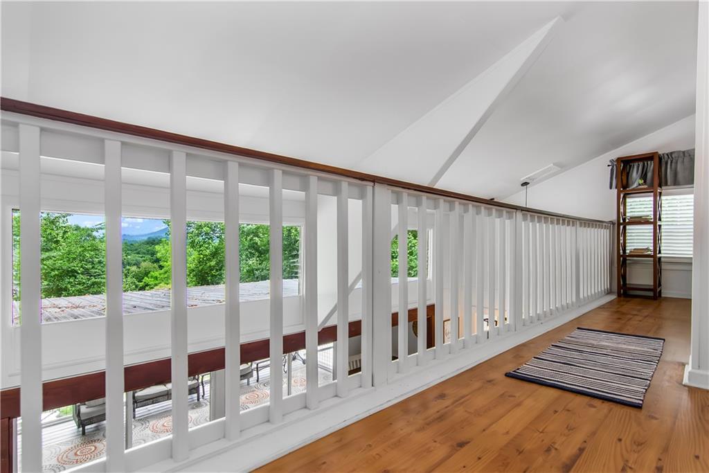 1056 Sky Hawk Mountain Rd., Hiawassee, GA 30546