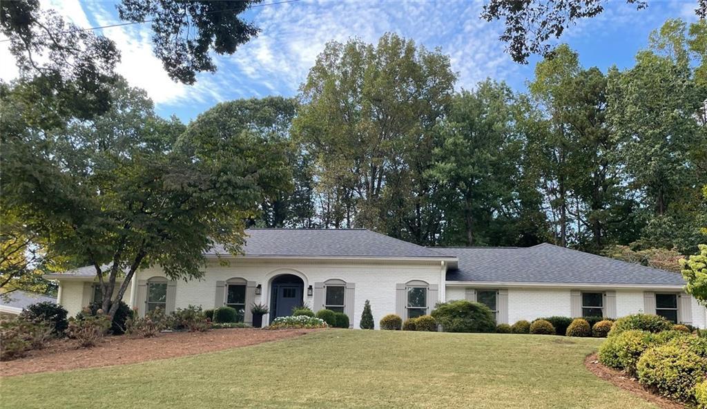 5662 Queensborough Dr., Atlanta, GA 30338