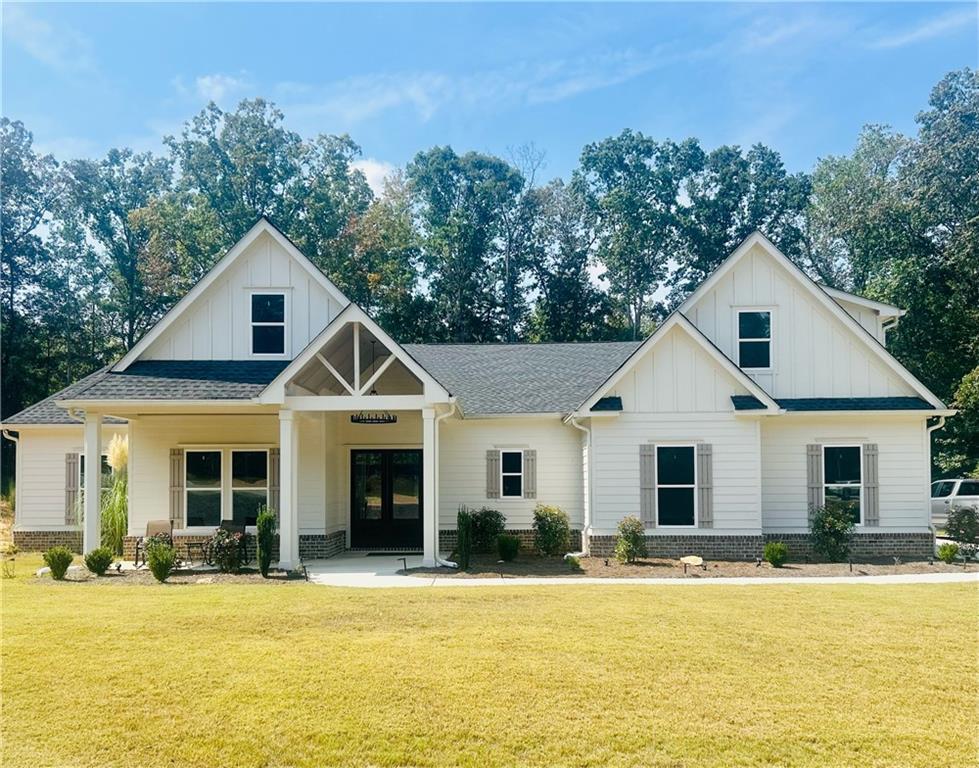 1077 Riverstone Dr., Social Circle, GA 30025