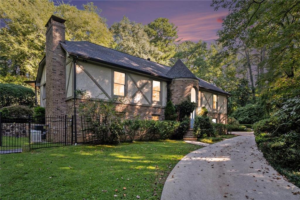 4635 Mount Paran Pkwy., Atlanta, GA 30327