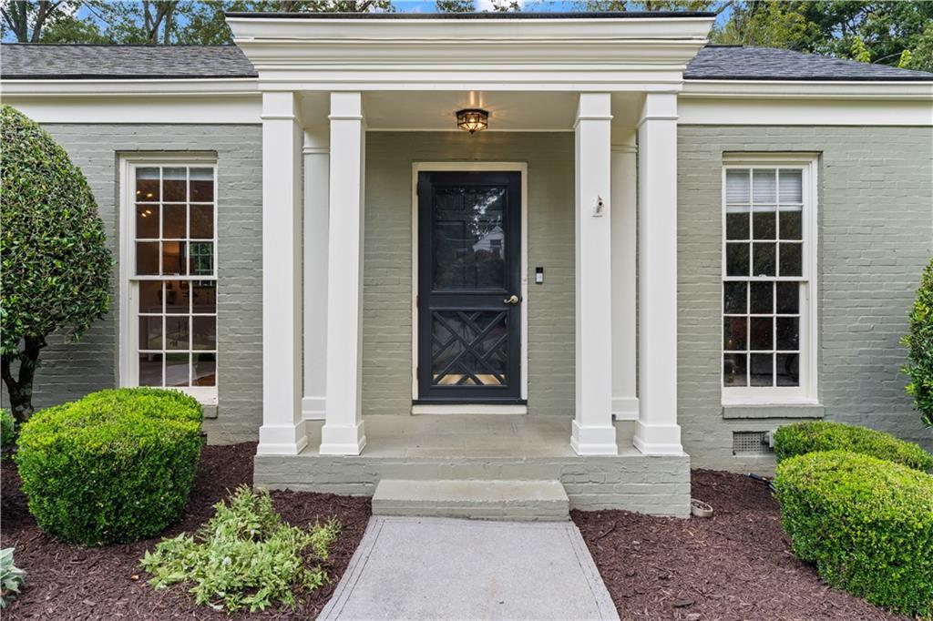 1836 Walthall Dr., Atlanta, GA 30318