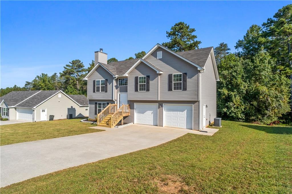 5458 Latham Manor Dr., Gainesville, GA 30506