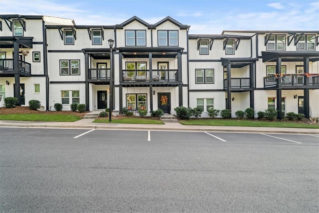 308 Lincoln St., Woodstock, GA 30188