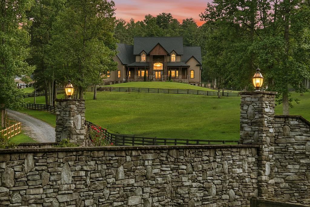 280 Star Creek Crossing, Morganton, GA 30560