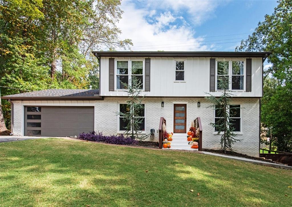 7249 Thornhill Ln., Atlanta, GA 30328