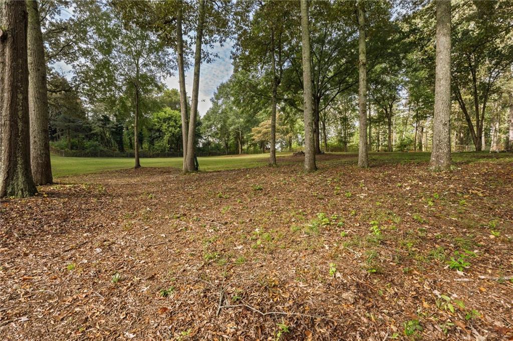 5590 Lakeview Dr., Austell, GA 30106