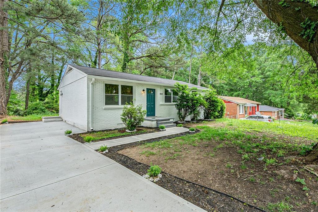 408 Belgarde Pl., Atlanta, GA 30354