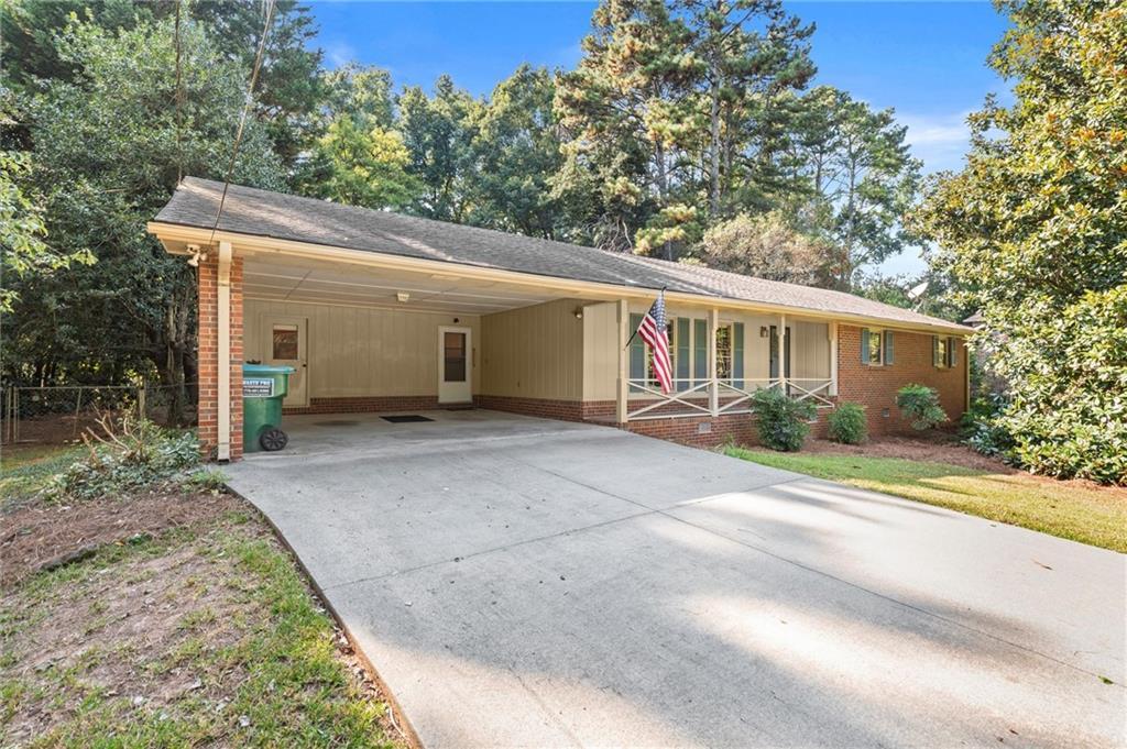 484 Horseshoe Cir., Lilburn, GA 30047