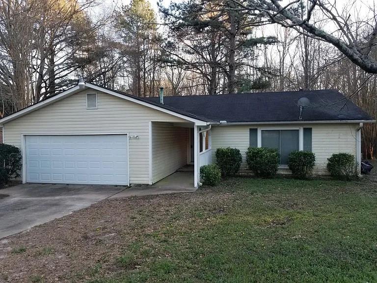 9425 Forest Knoll Dr., Jonesboro, GA 30238