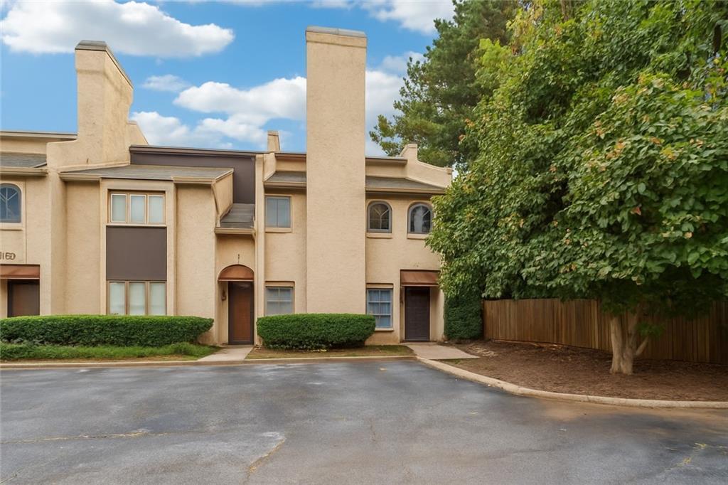 707 Roswell Landings Dr., Roswell, GA 30075