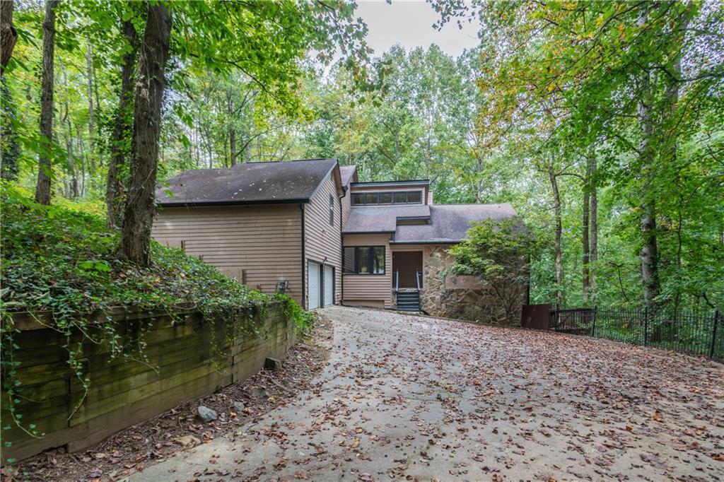 1945 Ledieu Rd., Roswell, GA 30075