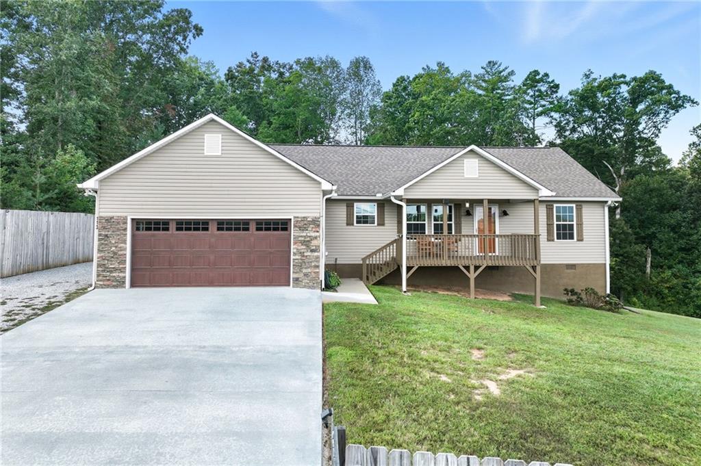 113 Stoddard Ln., Cleveland, GA 30528