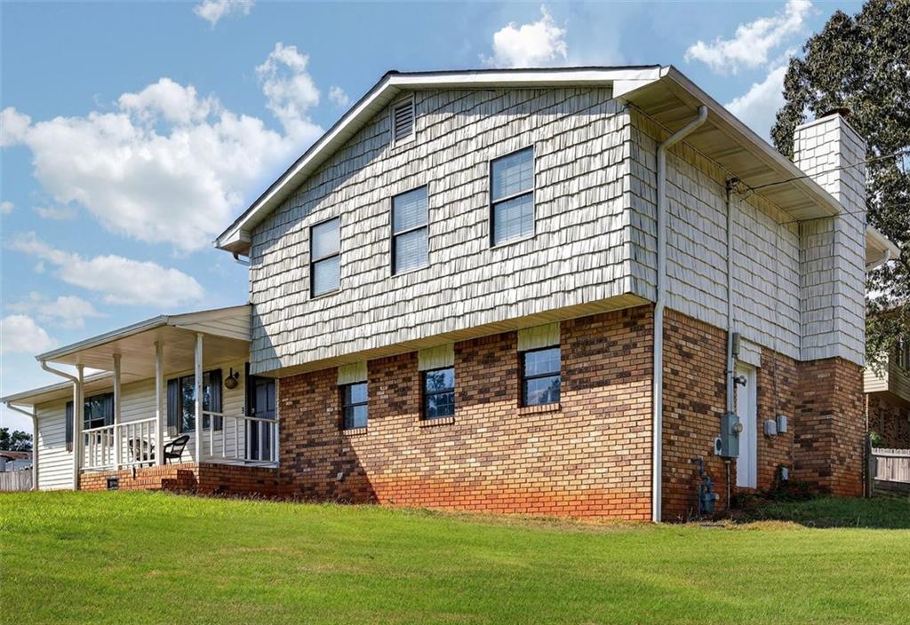 6139 Katherine Rd., Rex, GA 30273