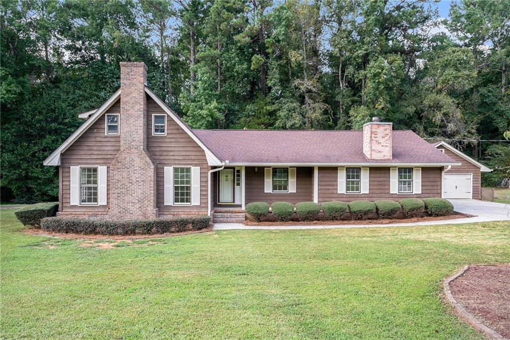90 Country Roads Dr., Stockbridge, GA 30281