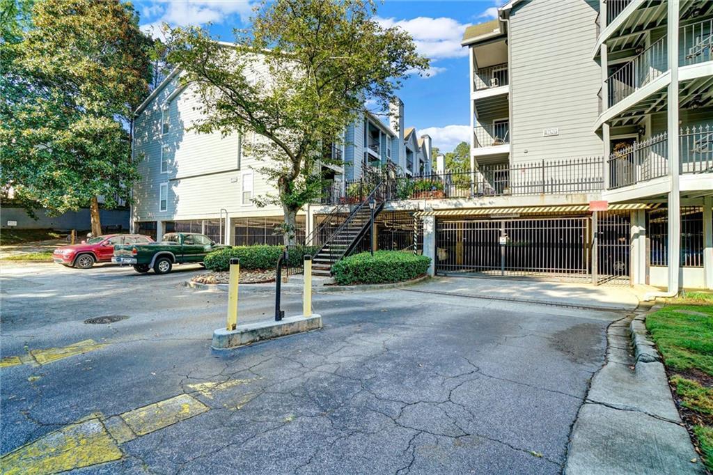419 Granville Ct., Atlanta, GA 30328