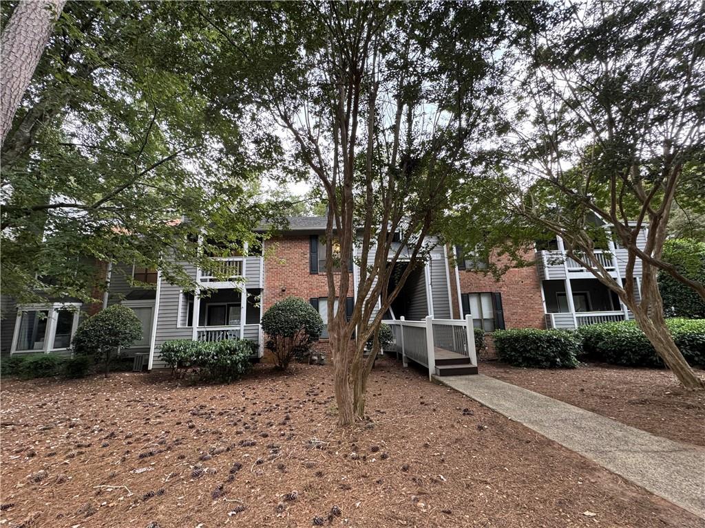528 Warm Springs Cir., Roswell, GA 30075